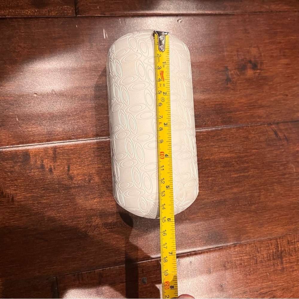 Oakley Embossed Oval Pattern White Sunglasses Case - image 6